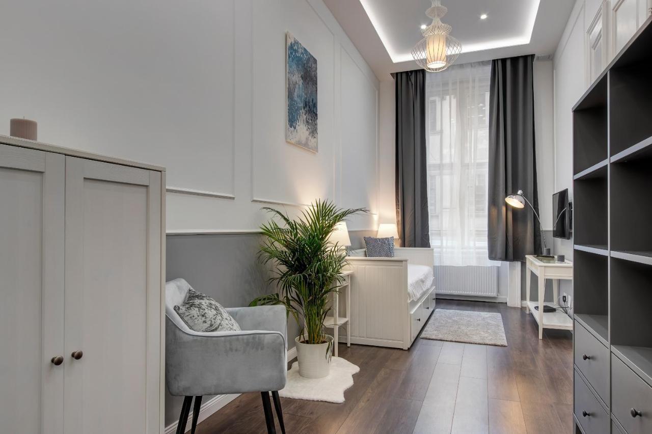 Semmelweis Apartment Budapeste Exterior foto